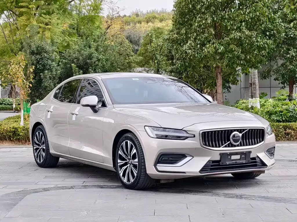 Volvo S60 2022 из CN, фото 8