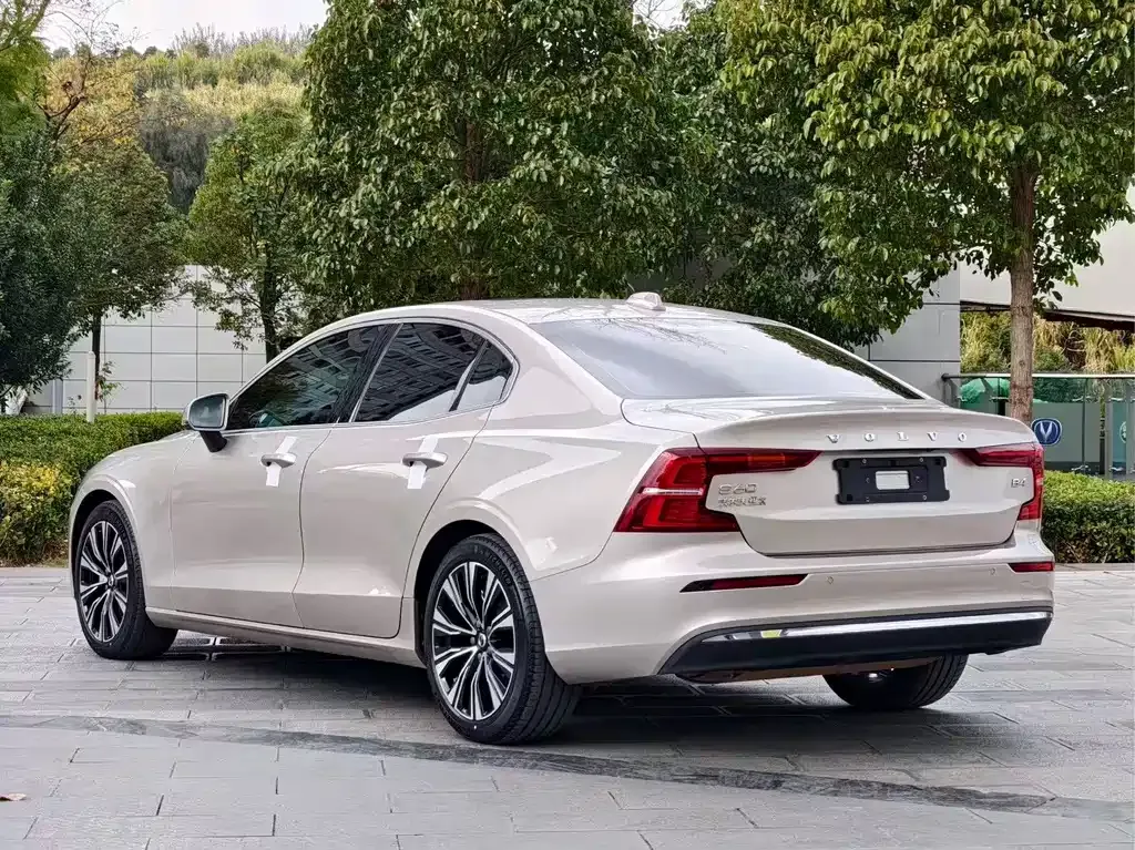 Volvo S60 2022 из CN, фото 9
