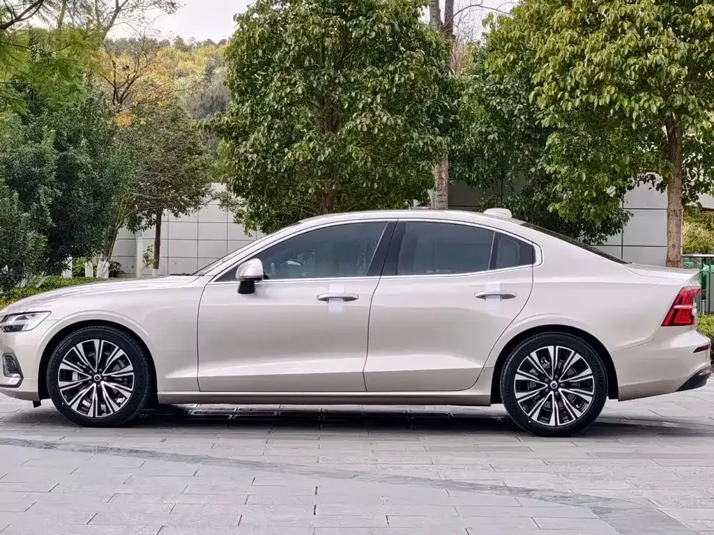 Volvo S60 2022 из CN, фото 10