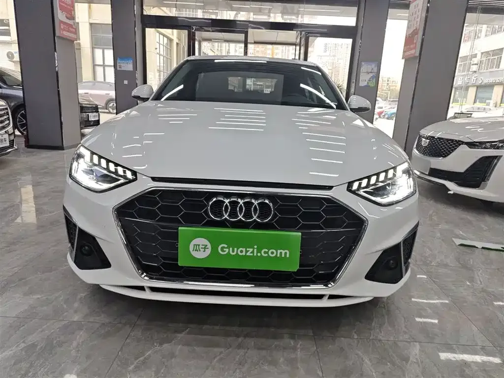 Audi A4L 2022 из CN, фото 3
