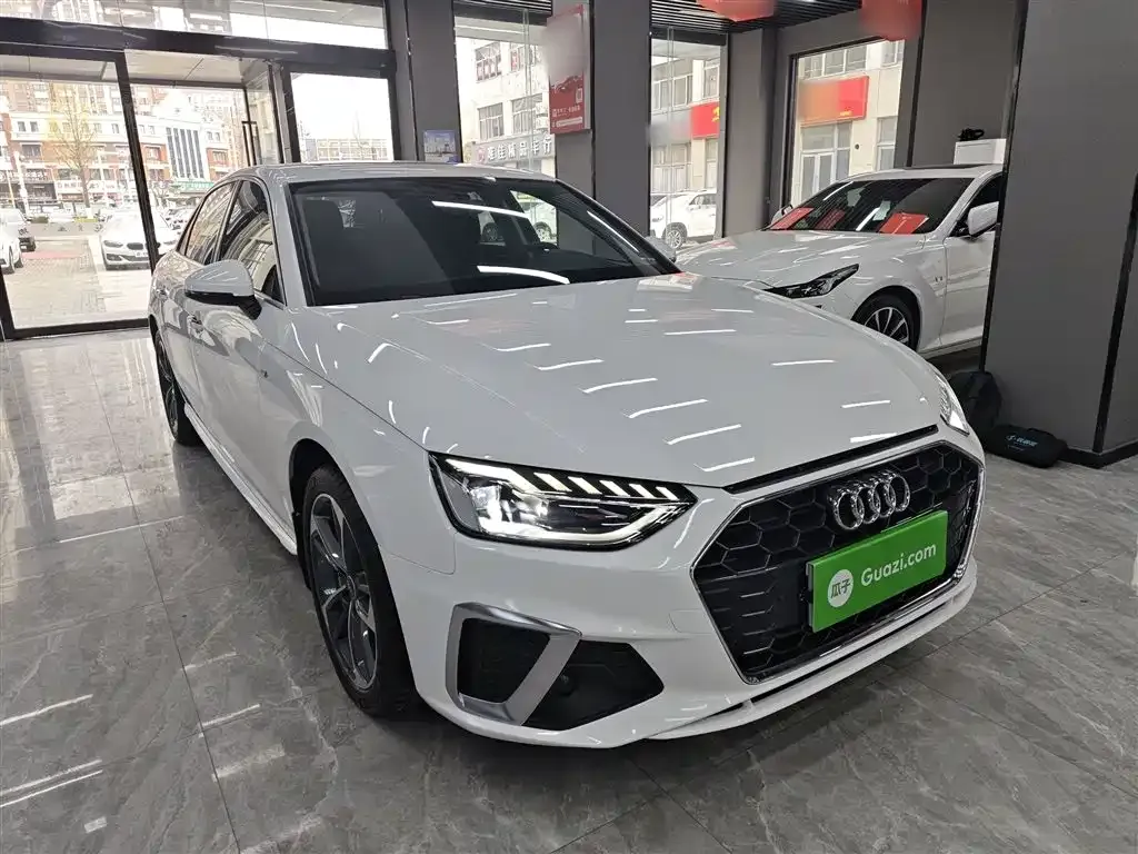 Audi A4L 2022 из CN, фото 4