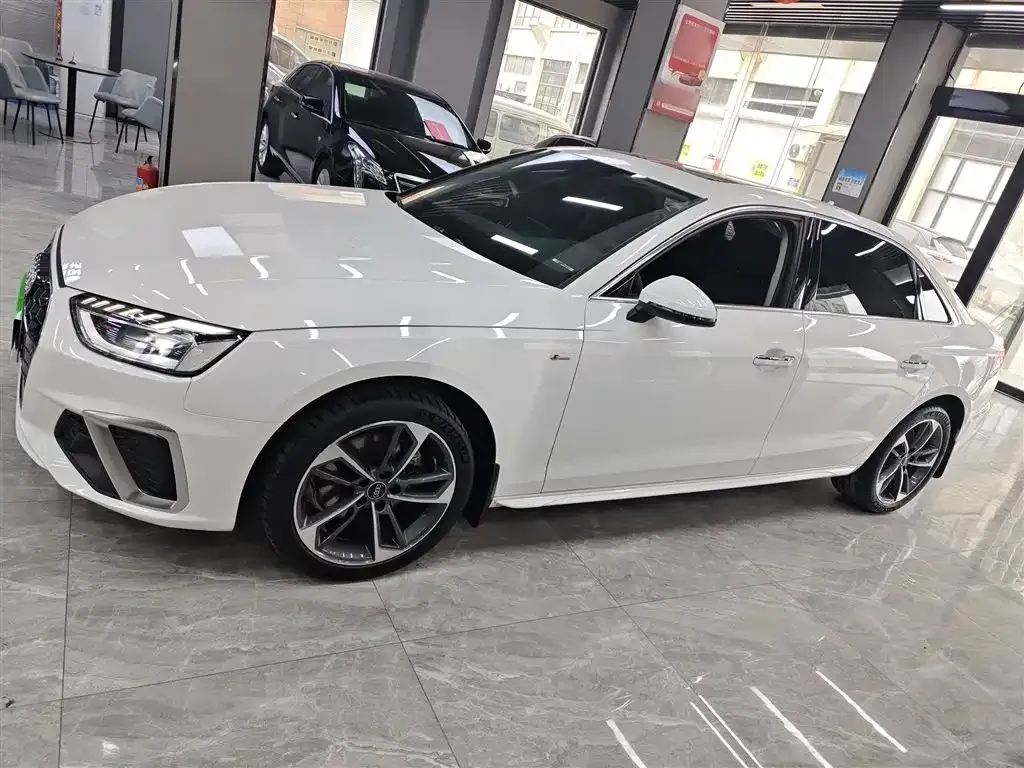 Audi A4L 2022 из CN, фото 5