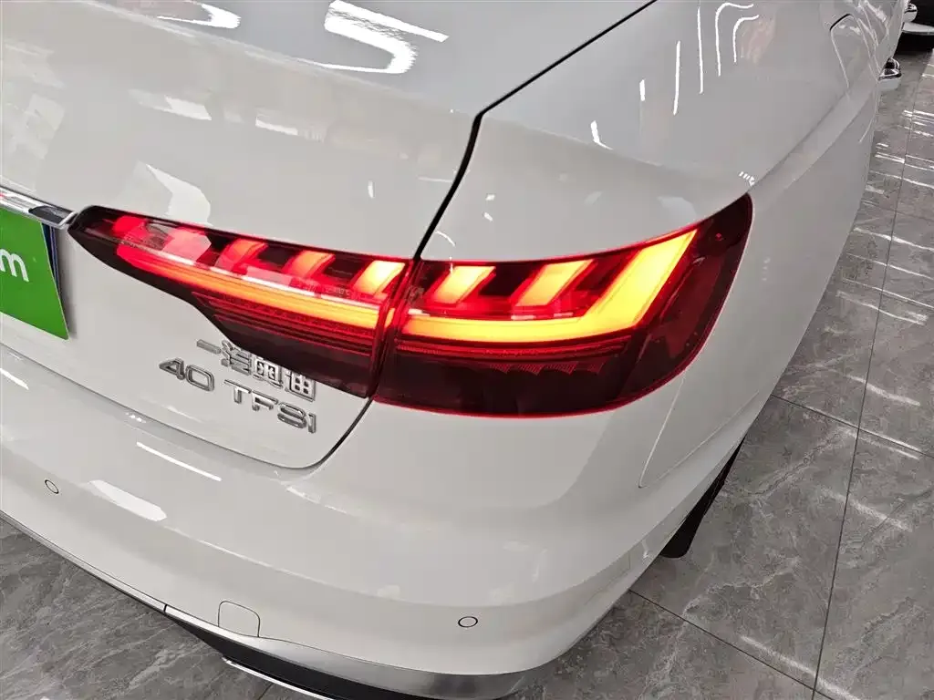 Audi A4L 2022 из CN, фото 8