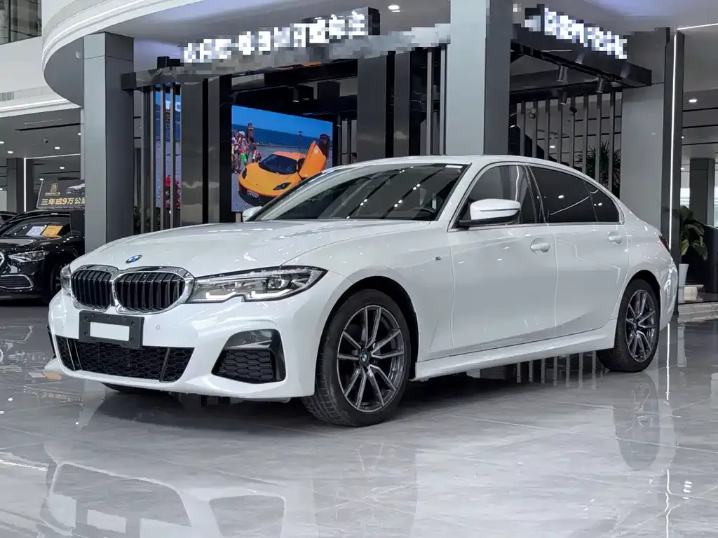 BMW 3 Series 2022 из CN, фото 1
