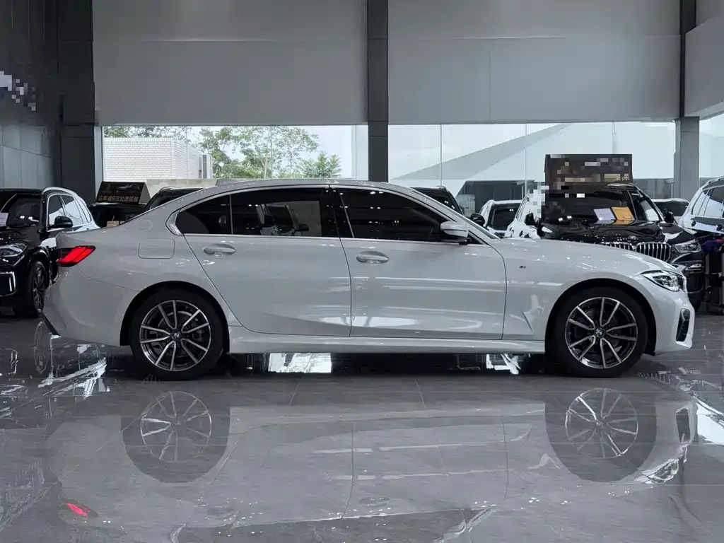 BMW 3 Series 2022 из CN, фото 3