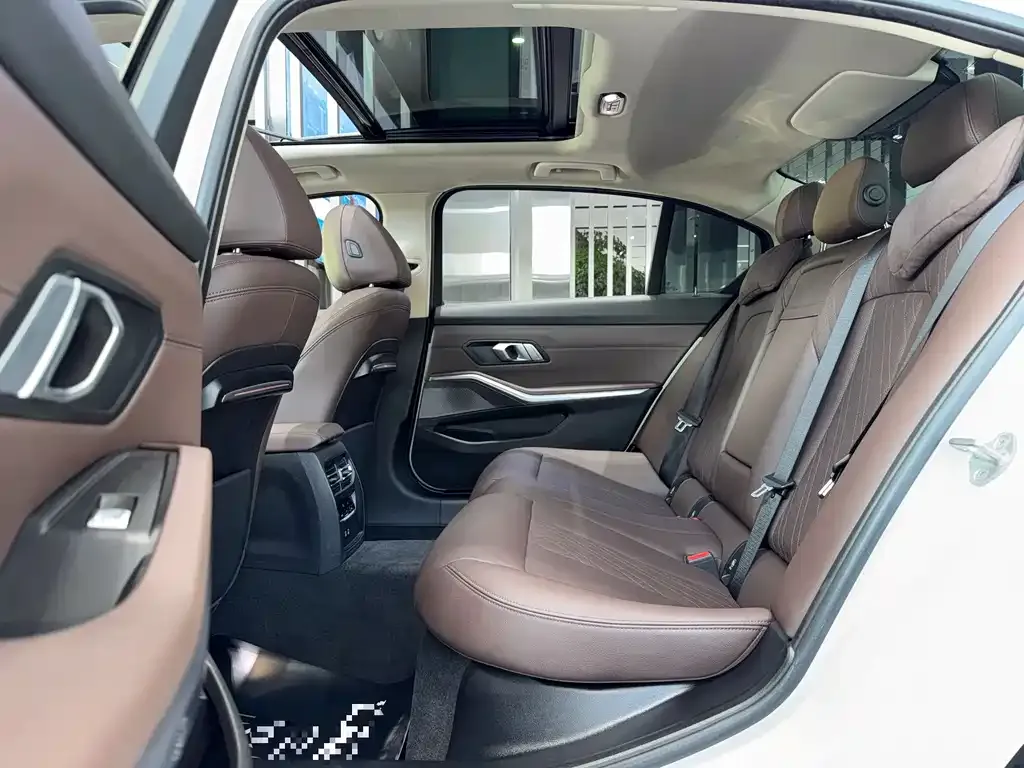 BMW 3 Series 2022 из CN, фото 5