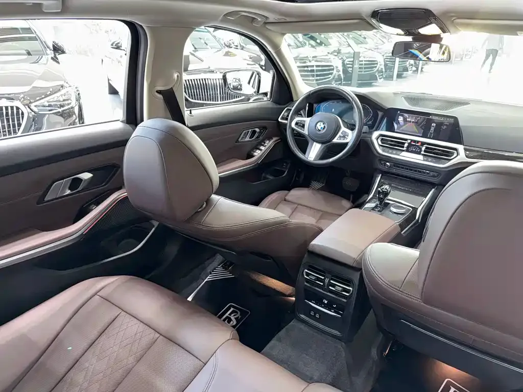 BMW 3 Series 2022 из CN, фото 8