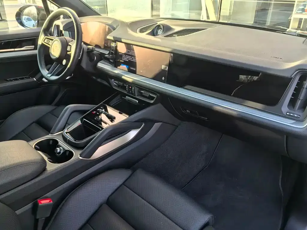 Porsche Cayenne 2025 из CN, фото 4