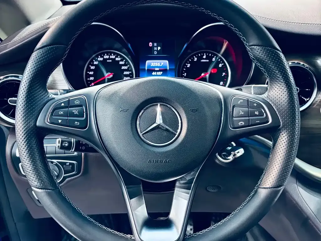 Mercedes-Benz V-Class 2022 из CN, фото 7