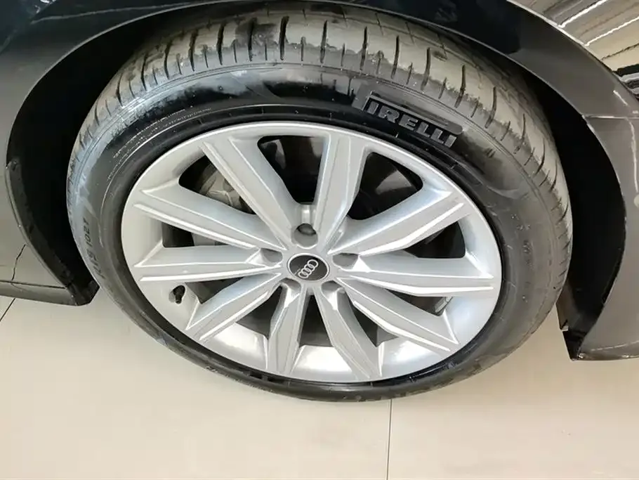 Audi A6L 2024 из CN, фото 8