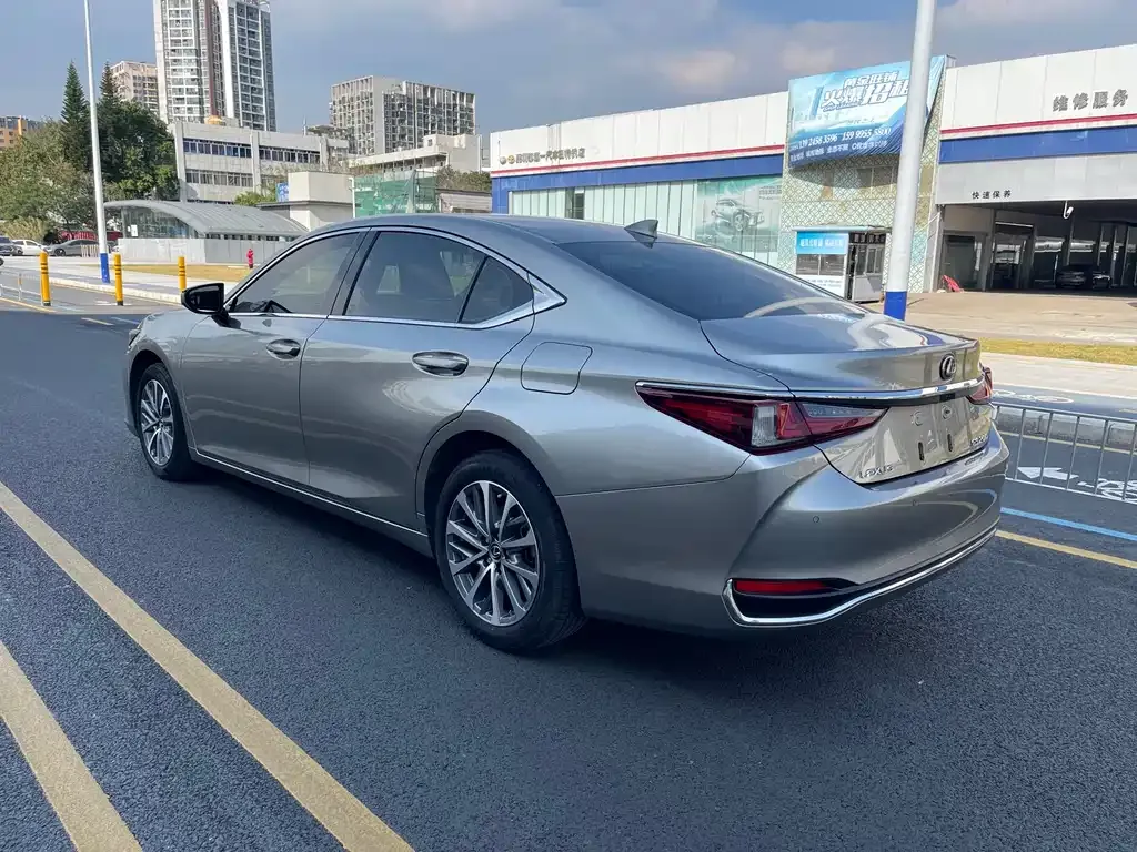 Lexus ES 2023 из CN, фото 2
