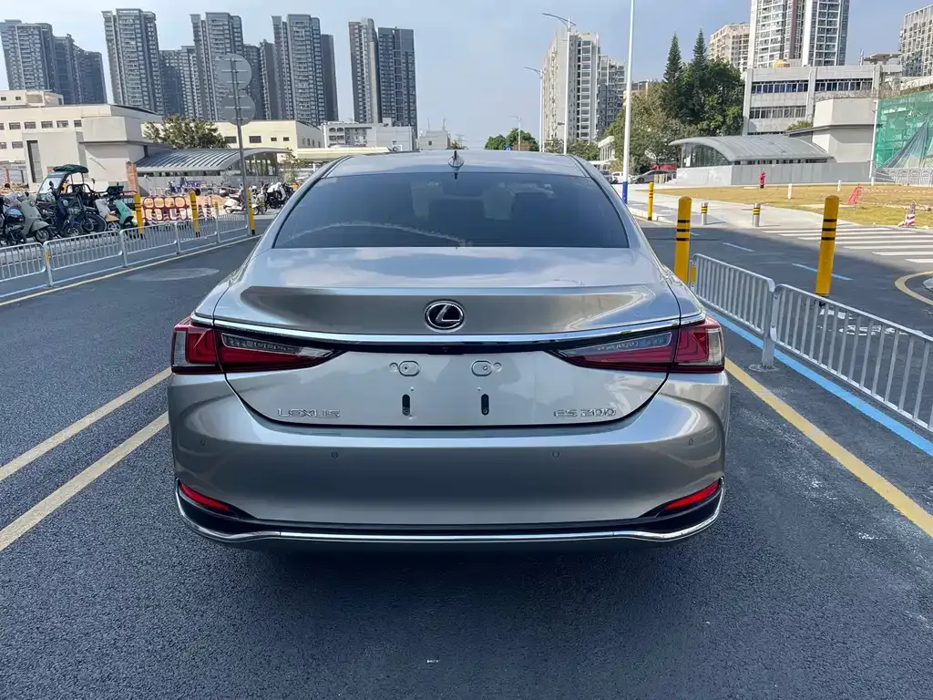 Lexus ES 2023 из CN, фото 5