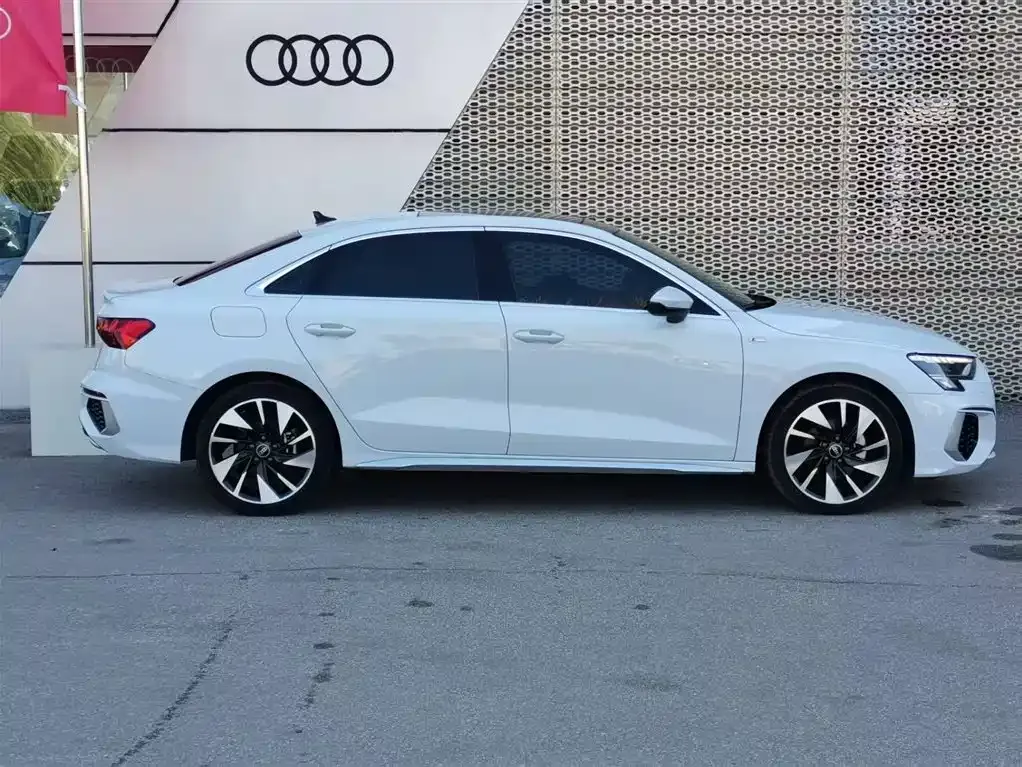 Audi A3 2024 из CN, фото 6