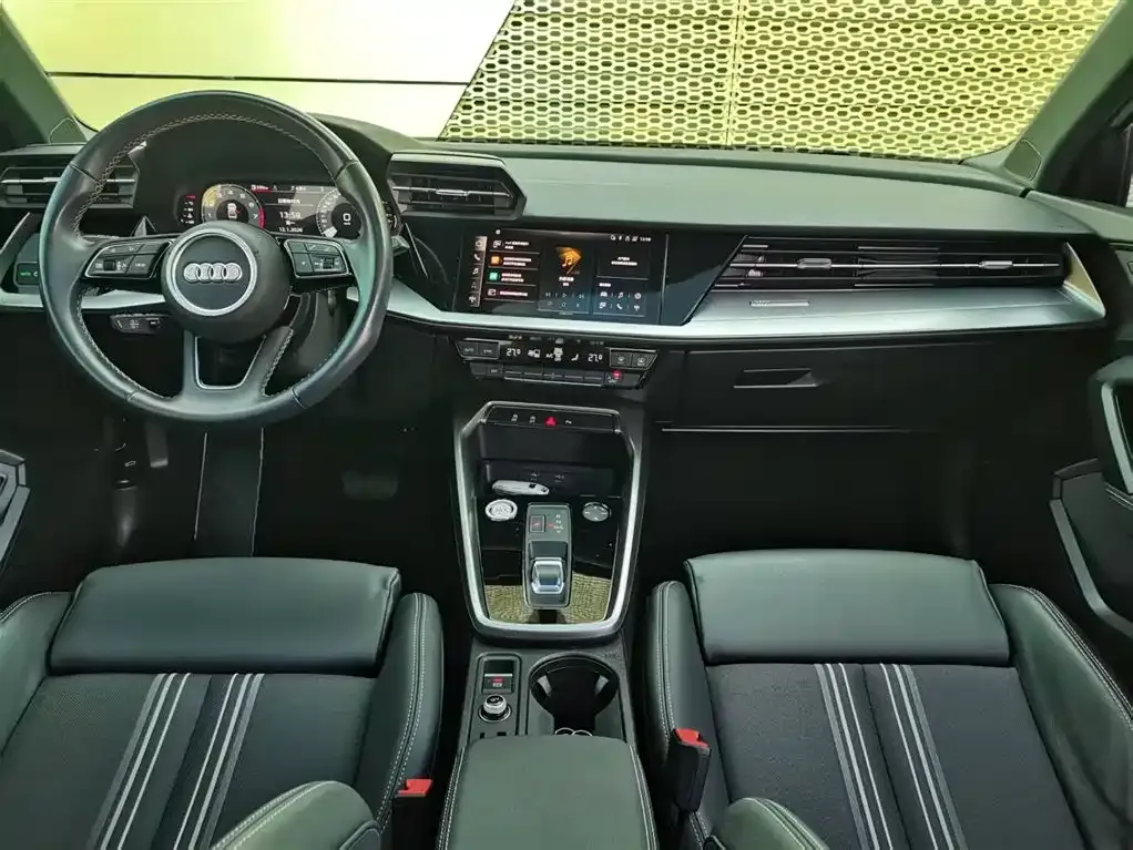 Audi A3 2024 из CN, фото 2