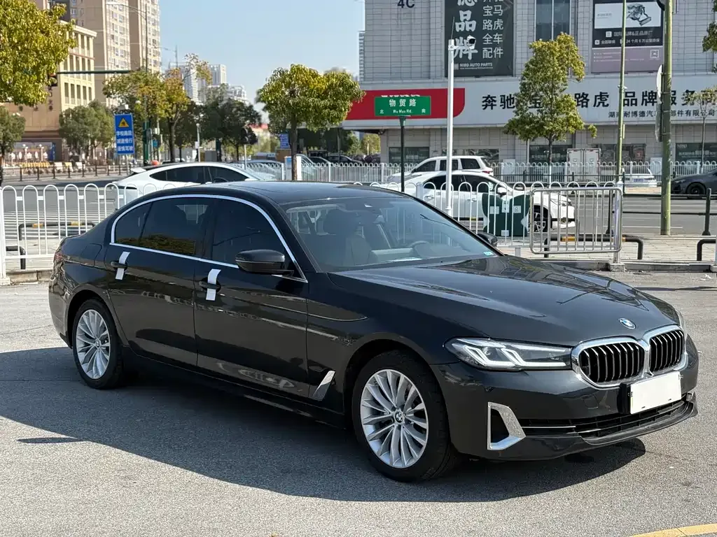 BMW 5 Series — фото 10