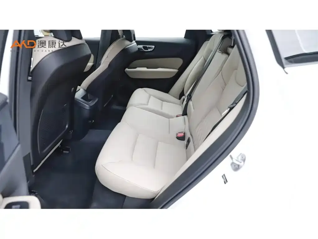 Volvo XC60 2025 из CN, фото 3