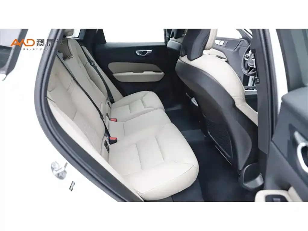 Volvo XC60 2025 из CN, фото 2