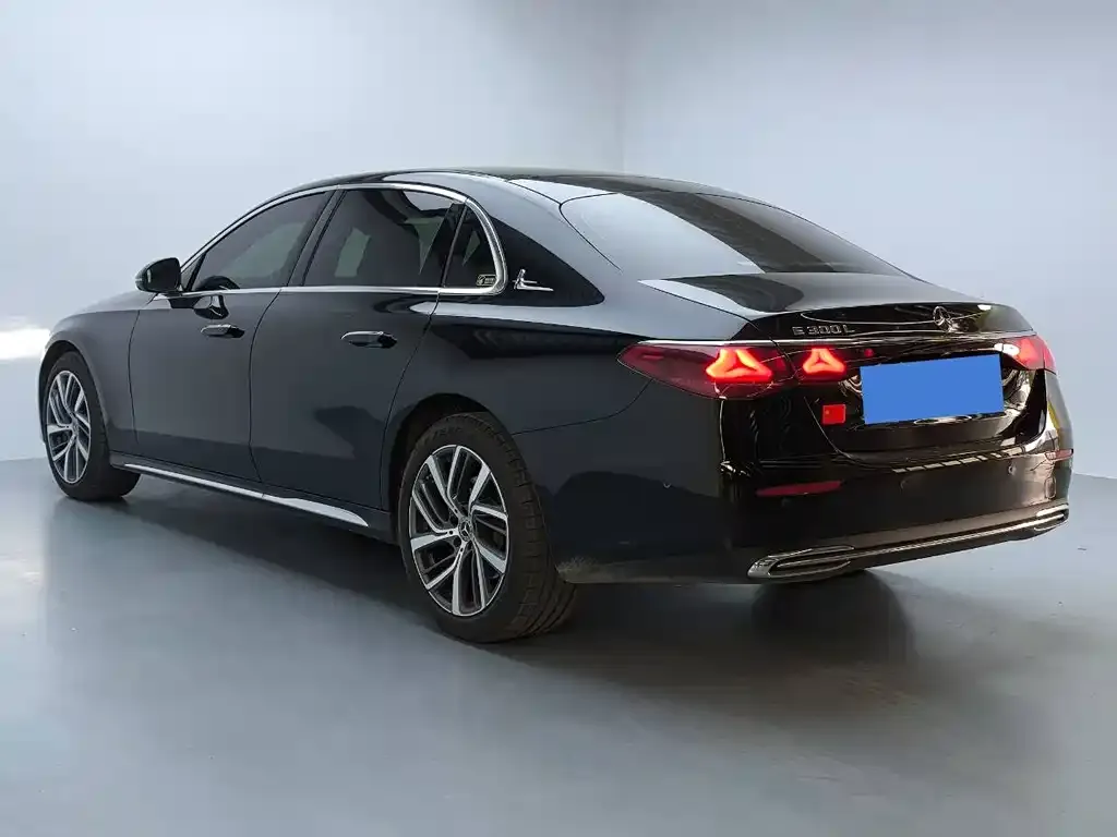 Mercedes-Benz E-Class 2024 из CN, фото 2