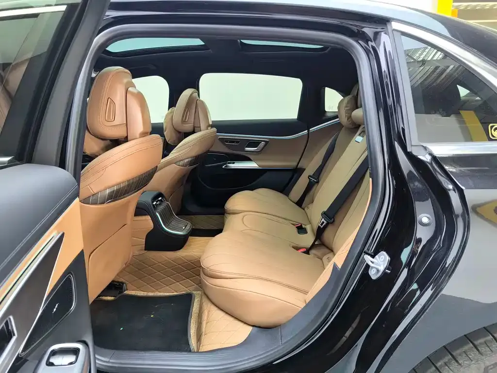 Mercedes-Benz E-Class 2024 из CN, фото 6
