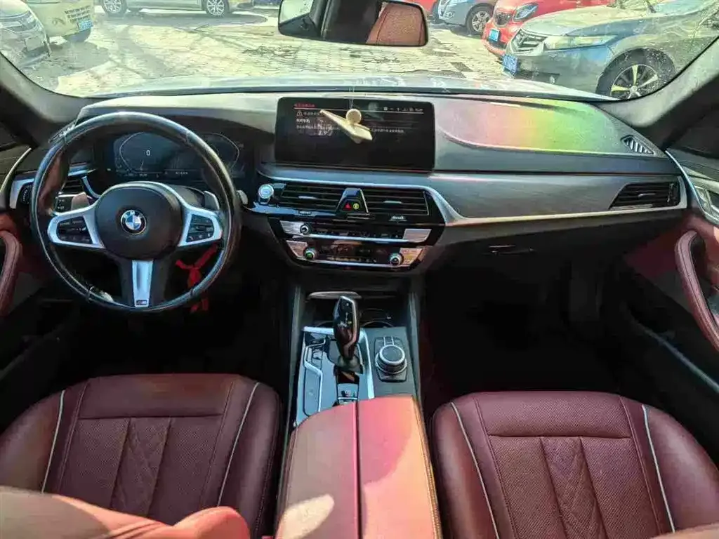 BMW 5 Series 2022 из CN, фото 2