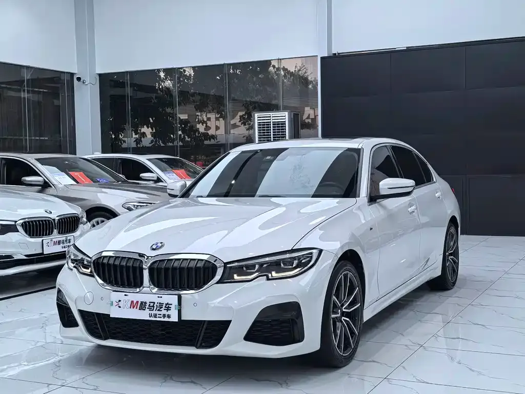 BMW 3 Series 2022 из CN, фото 1