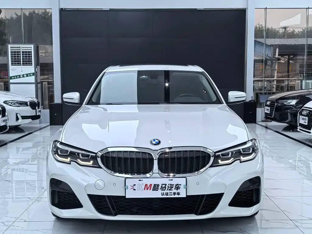 BMW 3 Series 2022 из CN, фото 2