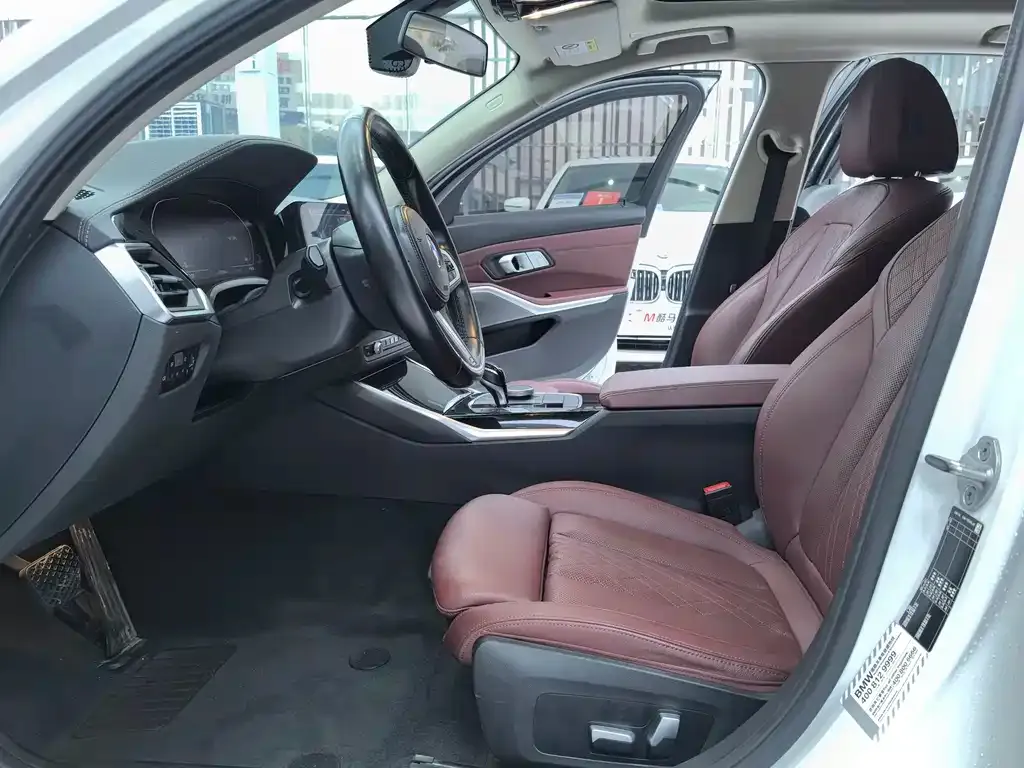 BMW 3 Series 2022 из CN, фото 4