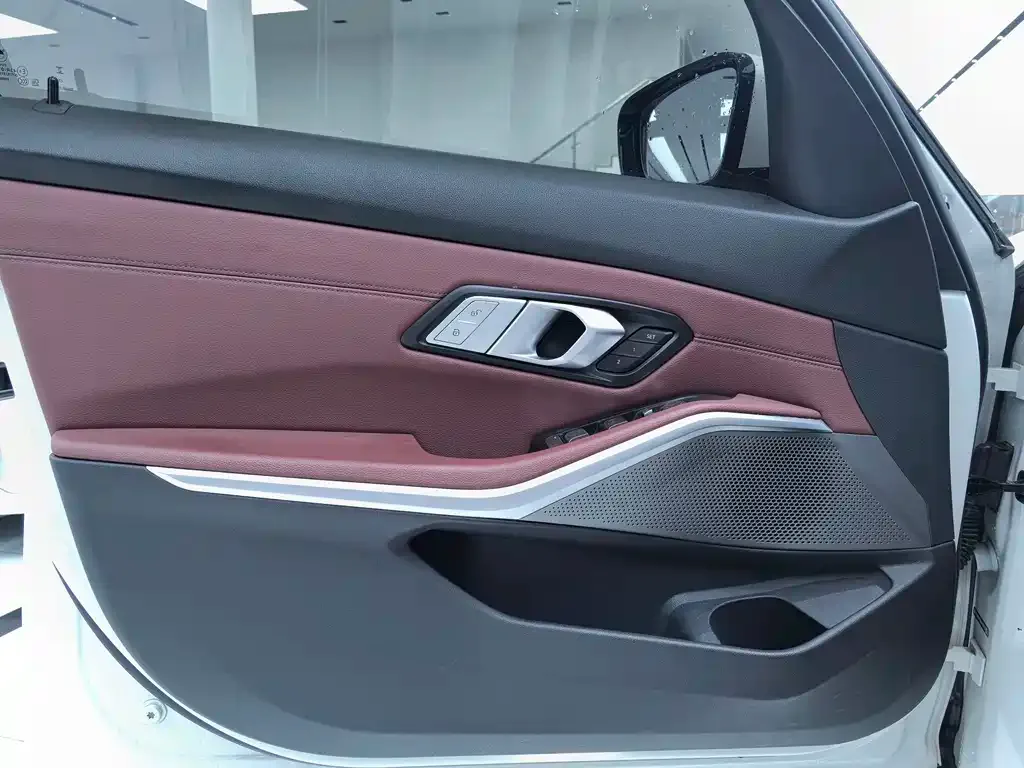 BMW 3 Series 2022 из CN, фото 5