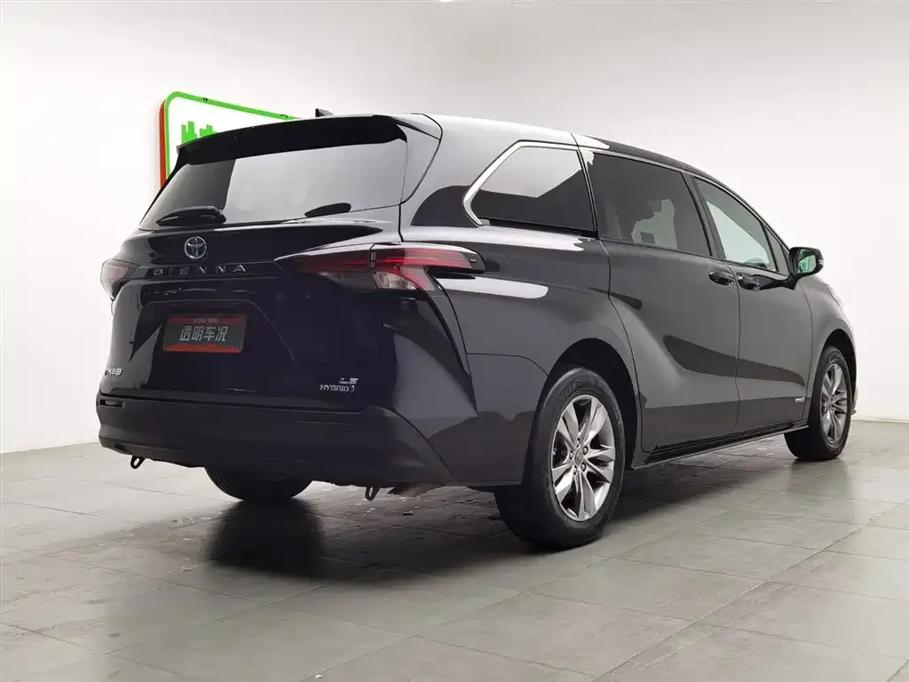 Toyota Sienna 2024 из CN, фото 4