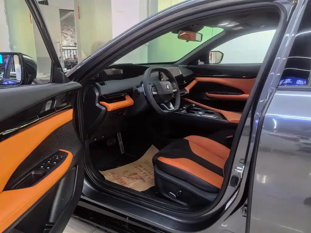 Changan UNI-V 2023 из CN, фото 3