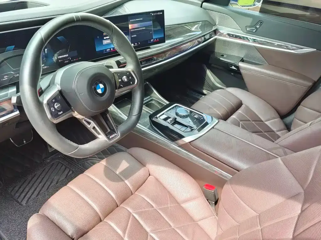 BMW 7 Series 2024 из CN, фото 7