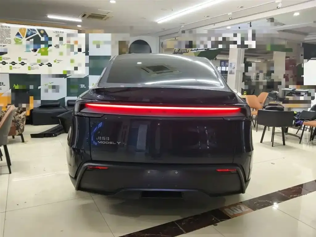 Tesla Model Y 2025 из CN, фото 3