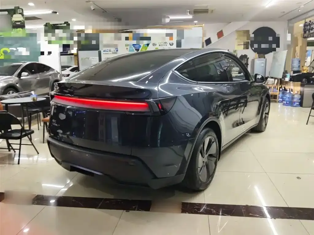 Tesla Model Y 2025 из CN, фото 9