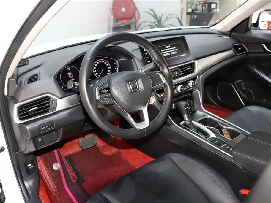 Honda Accord — фото 9