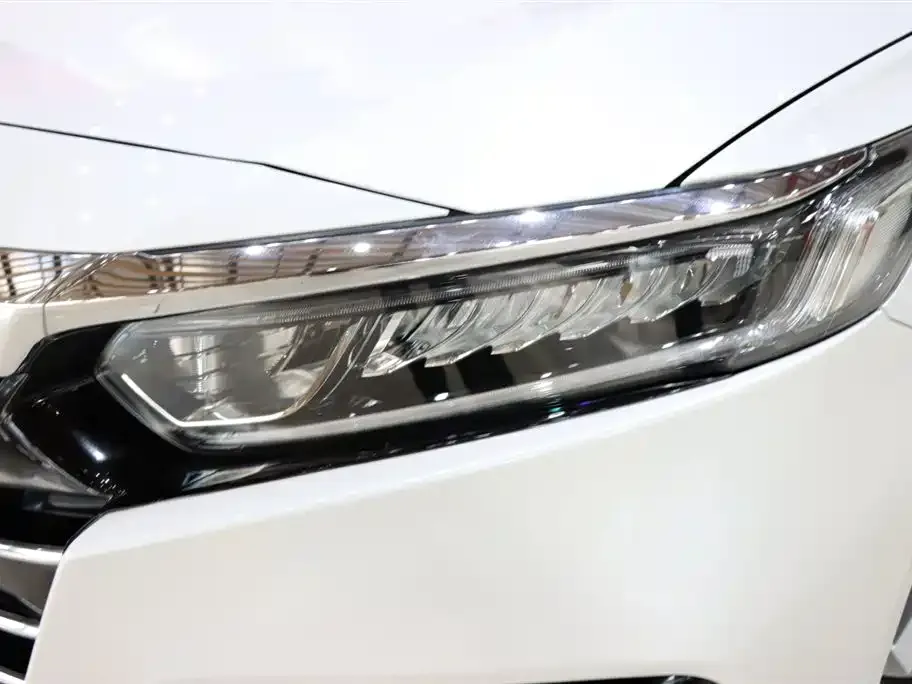 Honda Accord — фото 7