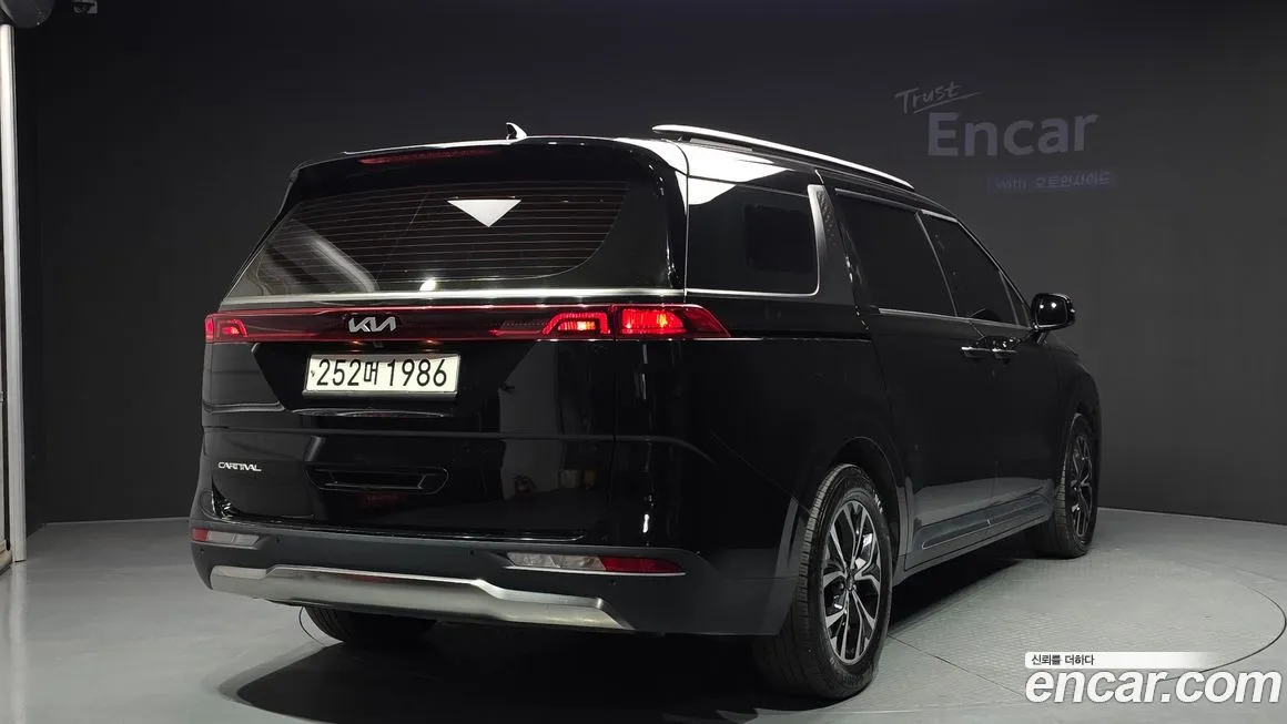 Kia Carnival 2023 из KR, фото 2