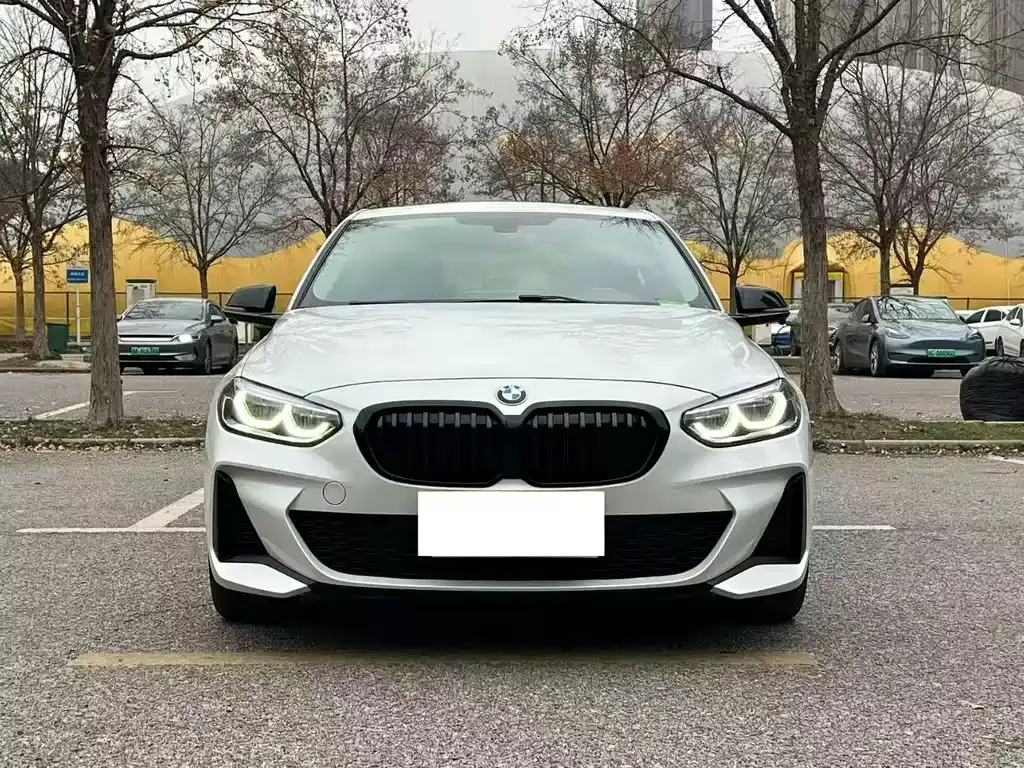 BMW 1 Series 2021 из CN, фото 2