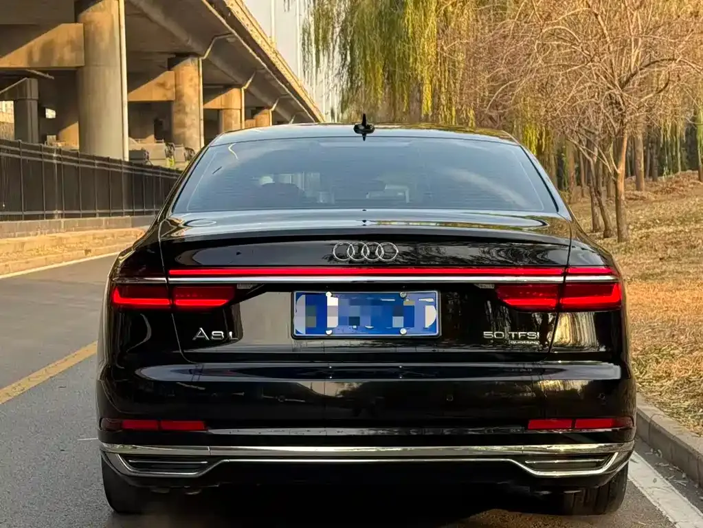 Audi A8 2022 из CN, фото 5