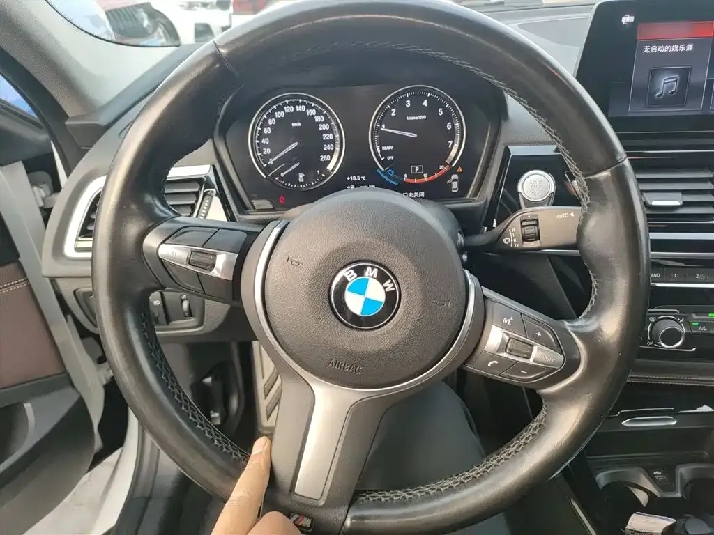 BMW 1 Series 2021 из CN, фото 9