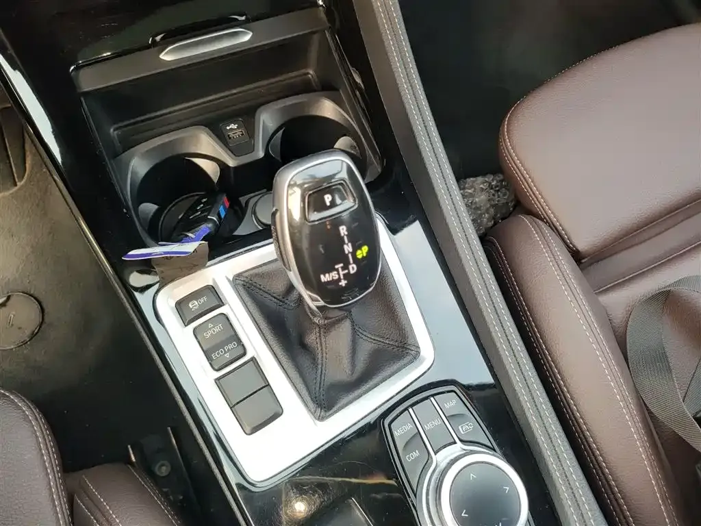 BMW 1 Series 2021 из CN, фото 2