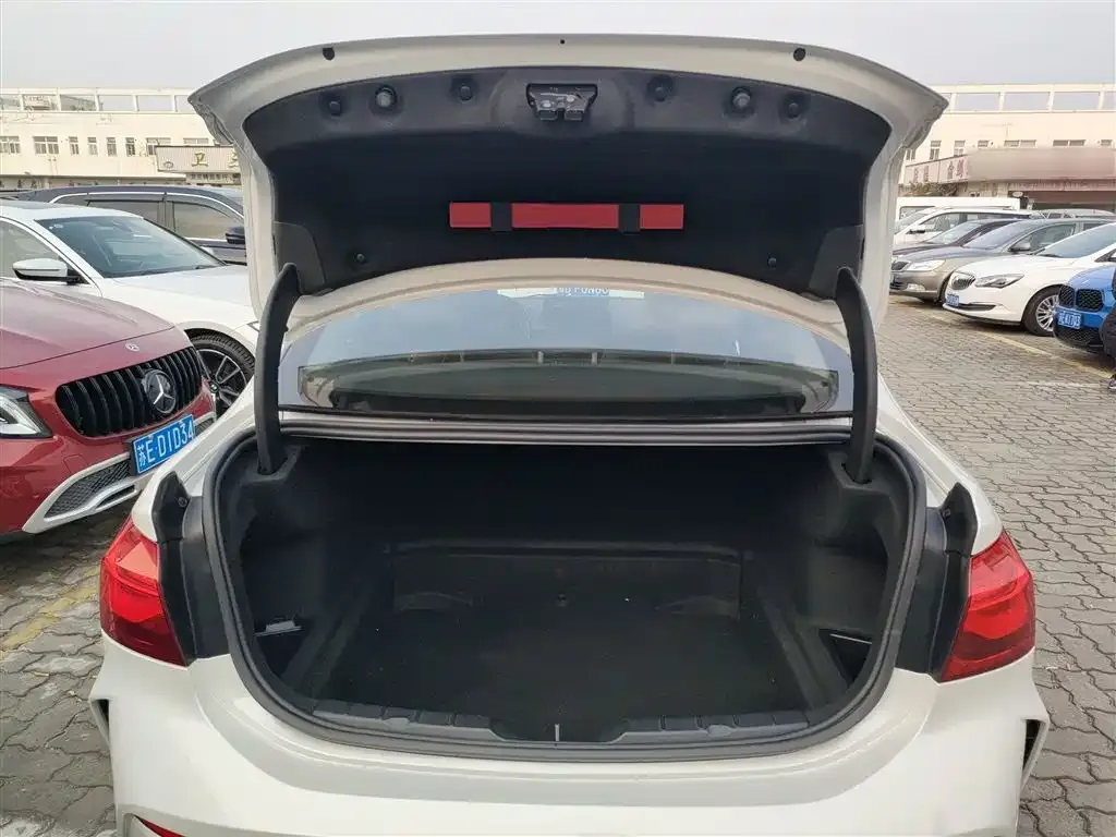 BMW 1 Series 2021 из CN, фото 4