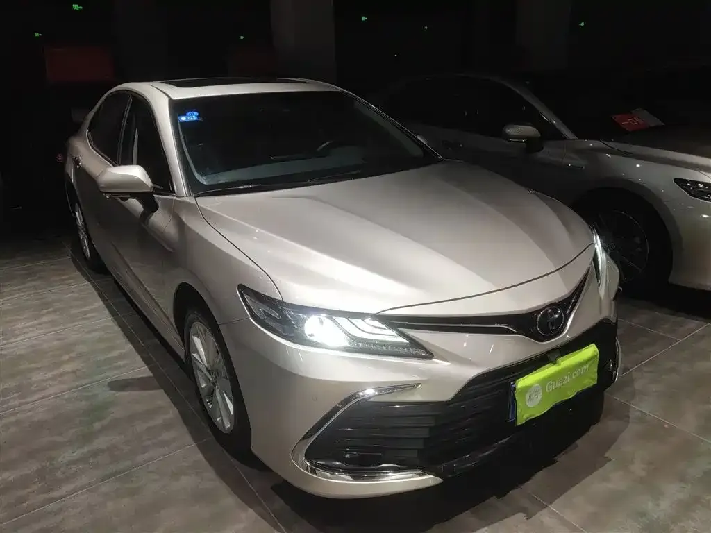 Toyota Camry 2022 из CN, фото 2