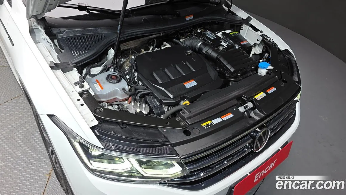 Volkswagen Tiguan — фото 10