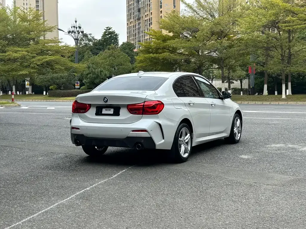 BMW 1 Series 2022 из CN, фото 9