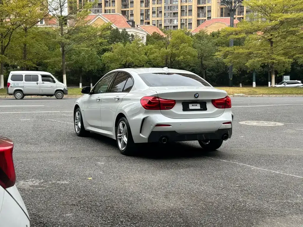 BMW 1 Series 2022 из CN, фото 4