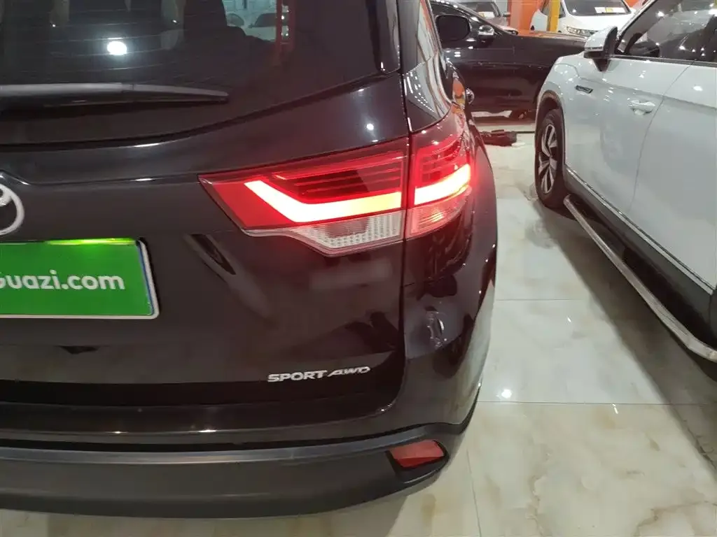 Toyota Highlander 2021 из CN, фото 2