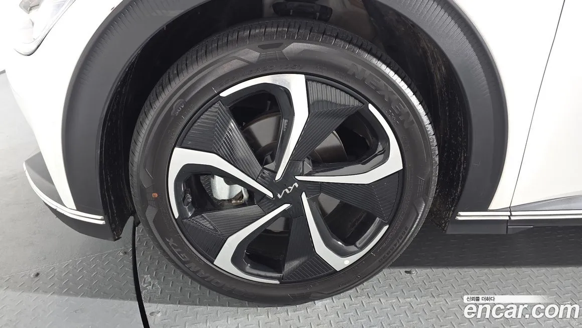 Kia EV6 — фото 6
