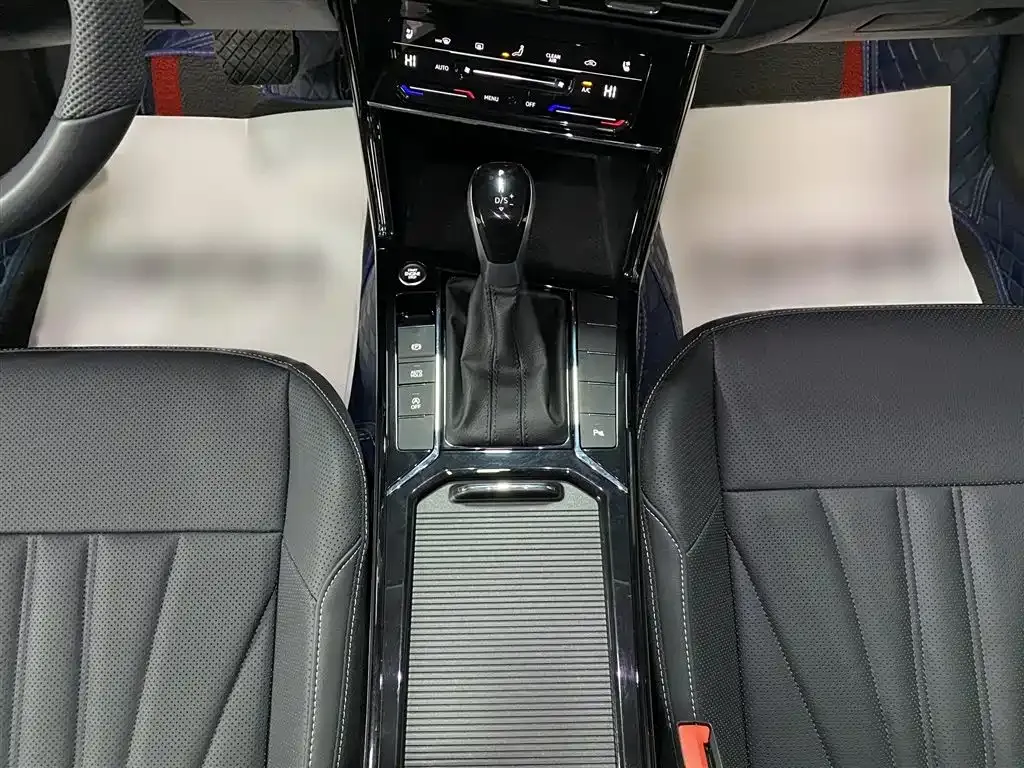 Volkswagen Passat 2024 из CN, фото 8