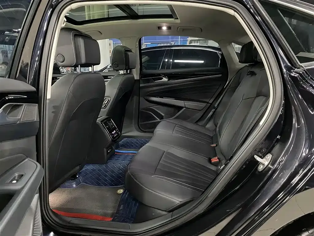 Volkswagen Passat 2024 из CN, фото 5