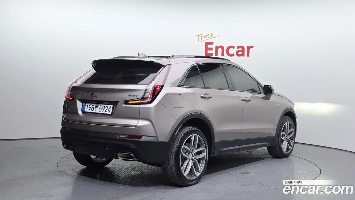 Cadillac XT4 2023 из KR, фото 4